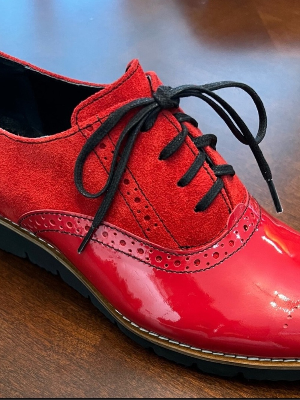 Red Women's Two-Tone Wingtip Loafer Flats